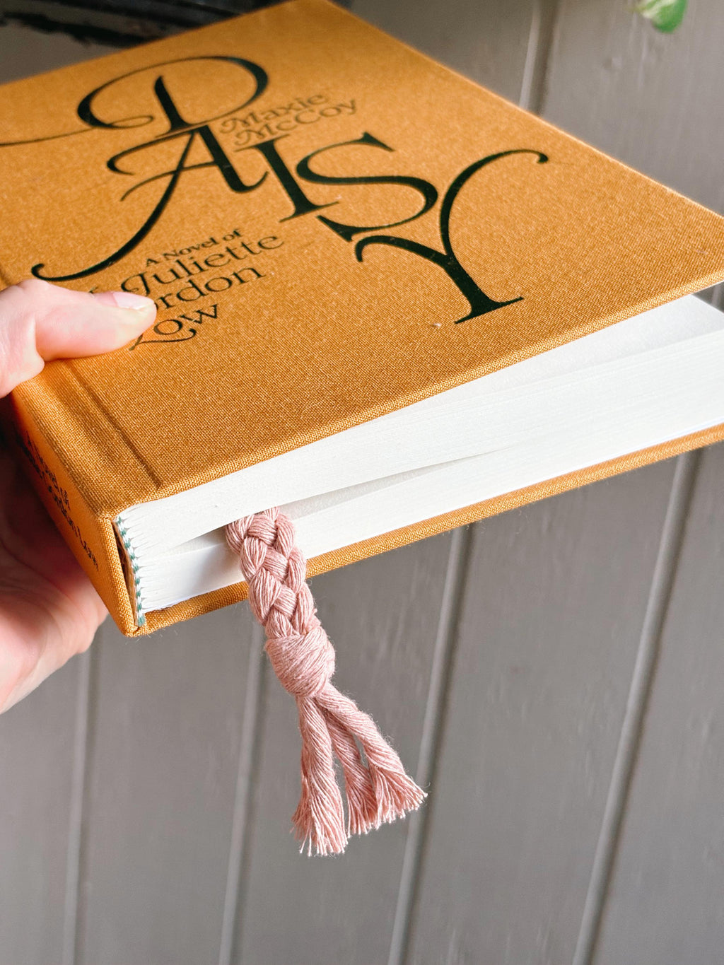 Pearl Seashell Charm Bookmark | Coastal Gift for Book Lovers | Book Accessories | Bookish Keepsake
