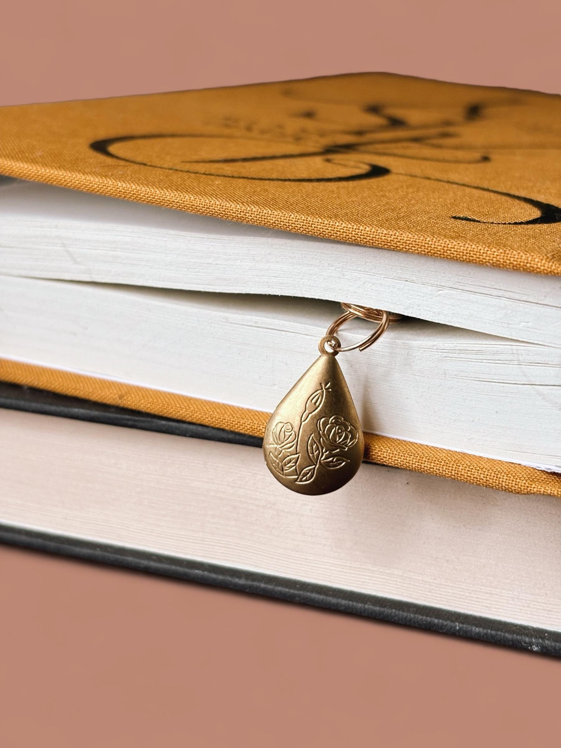 Teardrop Locket Bookmarks | Personalized Photo Bookmark | Gift for Book Lovers | Vintage Page Marker