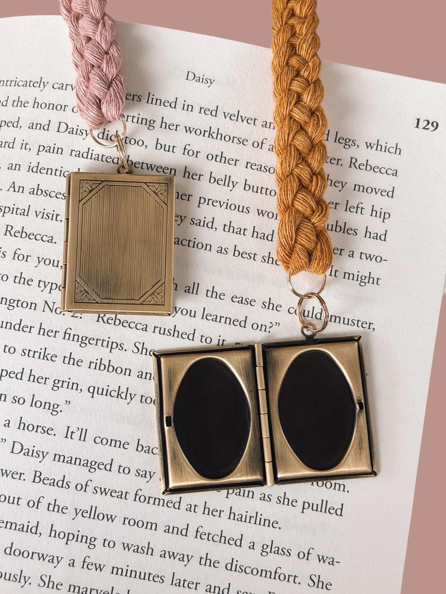 Functional Book Locket Bookmark | Personalized Photo Bookmark | Gift for Book Lovers | Page Marker | Page Keeper