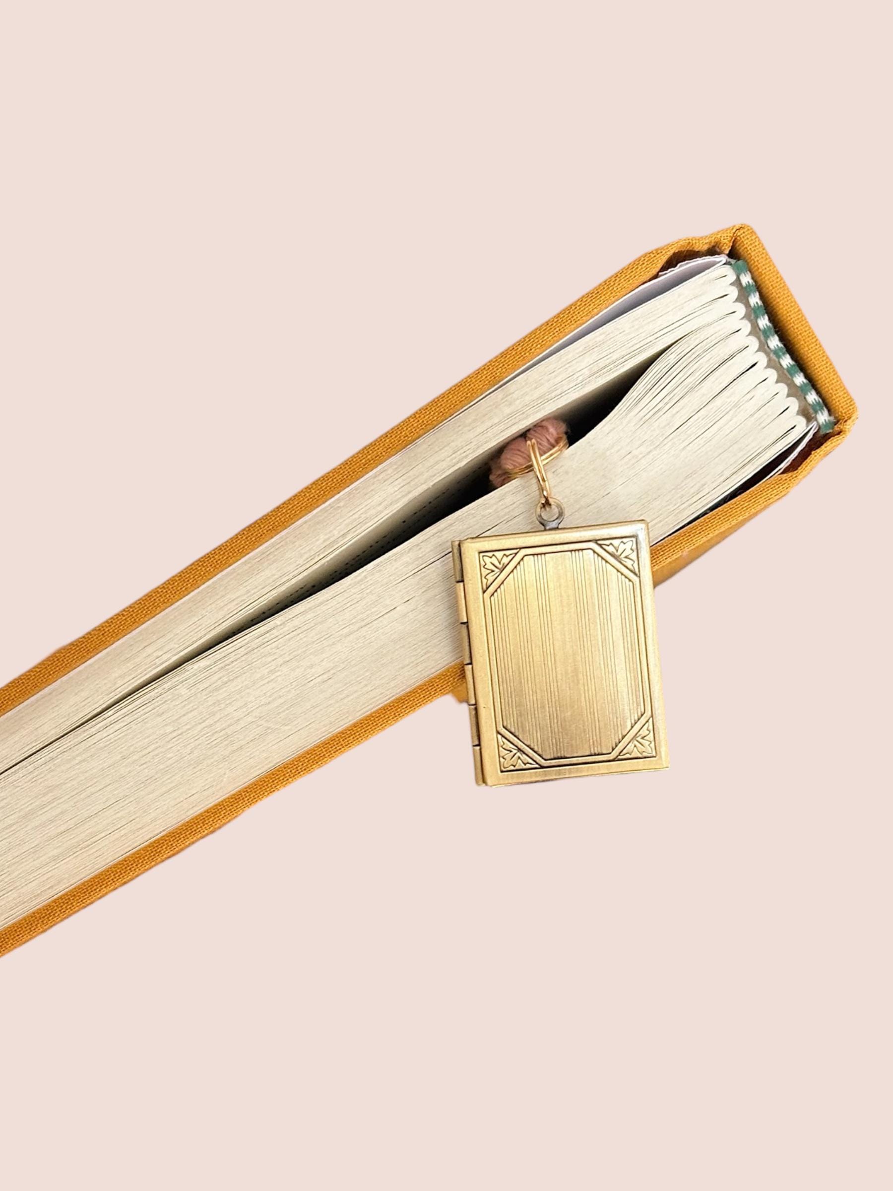 Functional Book Locket Bookmark | Personalized Photo Bookmark | Gift for Book Lovers | Page Marker | Page Keeper